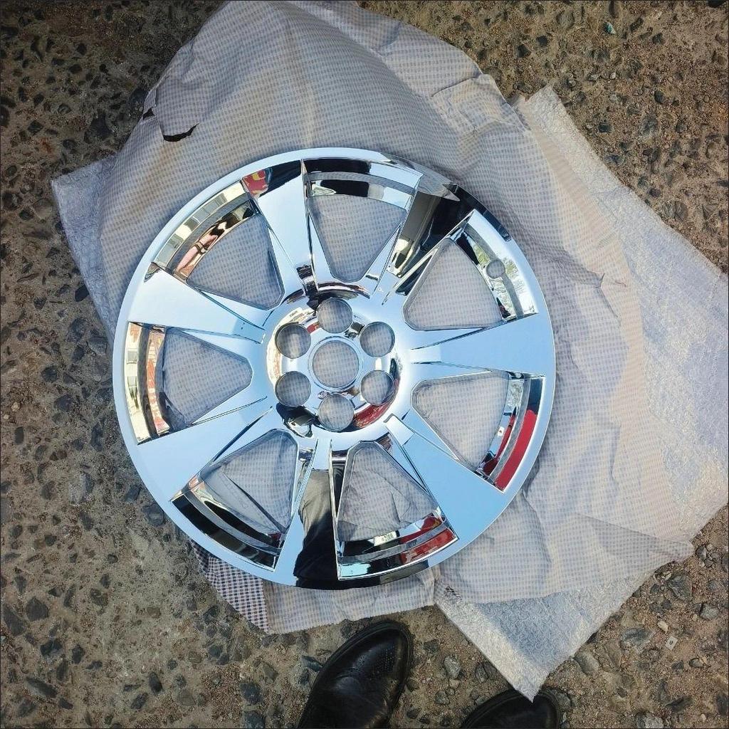 Cadillac SRX 20" Chromované ocelové kryty kol