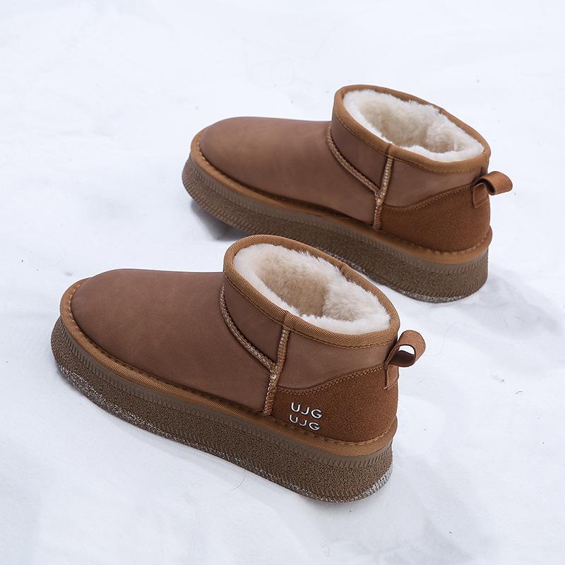 Internet celebrities with the same short tube warm snow boots women's tide year winter new thick-soled velvet short boots Northeast cotton shoes