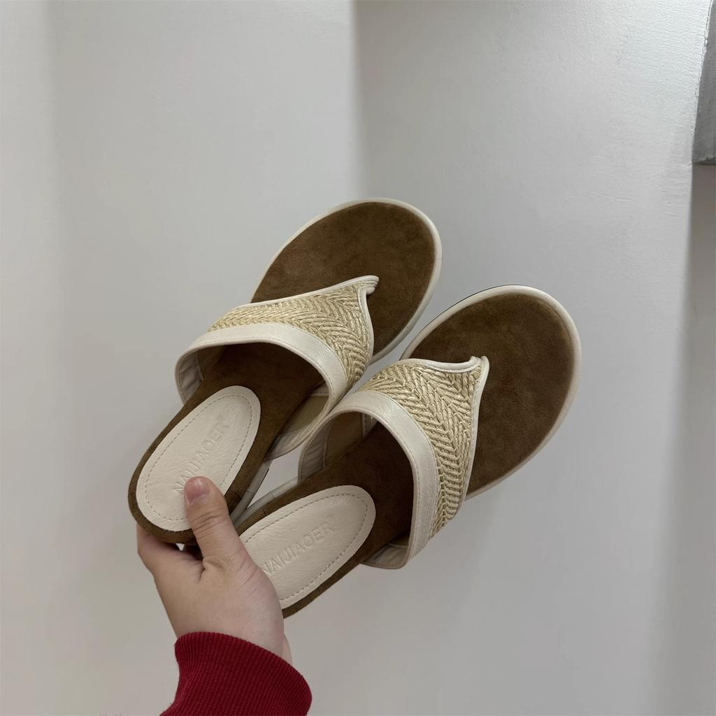 Soft Bottom Flip-flops Women's Outer Wear 2025 Summer New Simple and Versatile Casual Flat Bottom Cool Slippers Toe Slippers Women