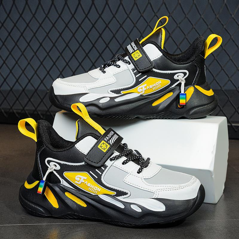The new middle-aged and older children's sports shoes are waterproof, and a Korean version of running shoes for primary school students