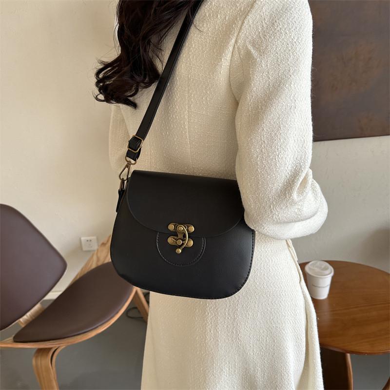 Fashionable Casual Shoulder Bag For Women Vintage Design Soft And Spacious Saddle Bag
