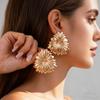 Exaggerated Geometric-shaped Metal Earrings with A Fashionable Retro Vibe, Cool Style, and Pearl Accessories.