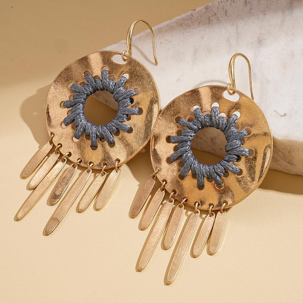 European and American metal style oval hollow chain earrings light luxury high-end stud earrings personalized niche earrings women