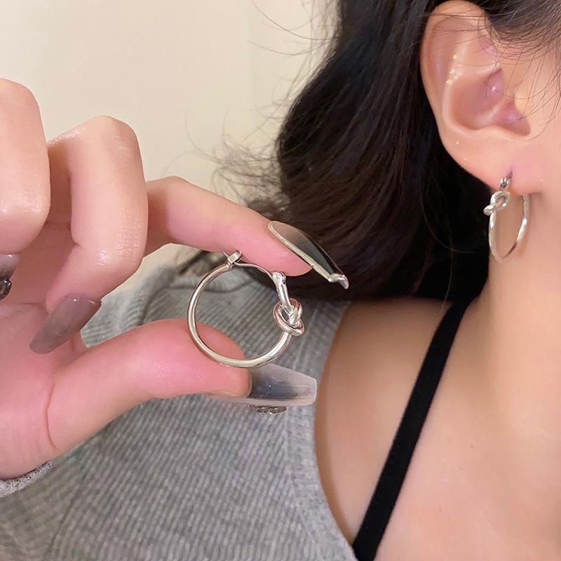 2023 Trendy Women's Knotted Hoop Earrings - Versatile Ear Cuffs & Hoops
