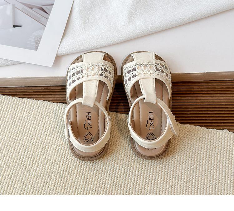 Girls' 2026 Princess Beach Sandals: Soft Sole, Closed Toe, Stylish Hollow Design for Summer