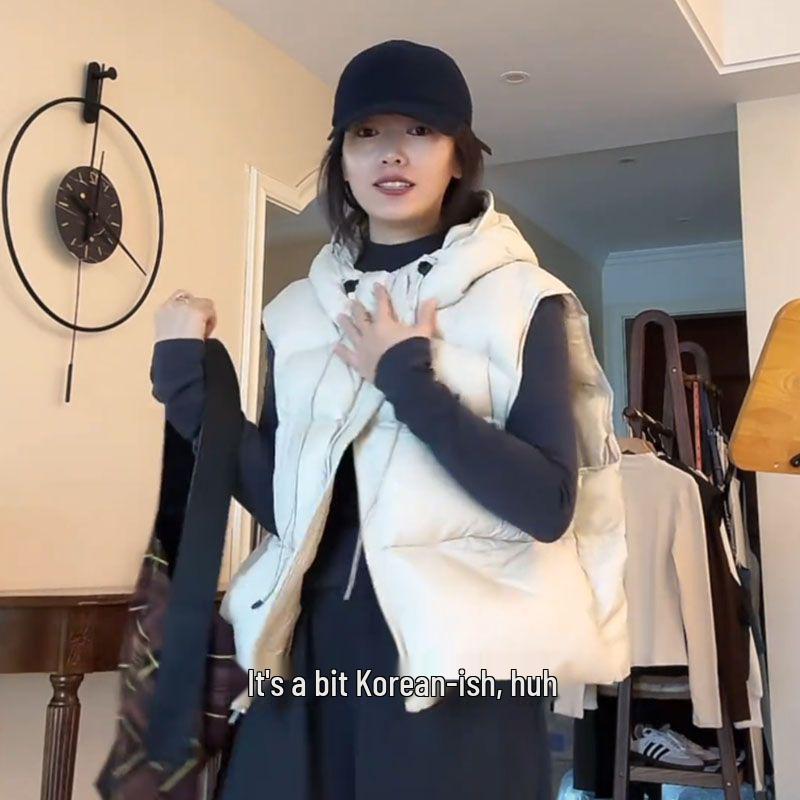 Women's High-Quality Lightweight Hooded Goose Down Puffer Vest - Short, Fluffy Outerwear for Autumn/Winter