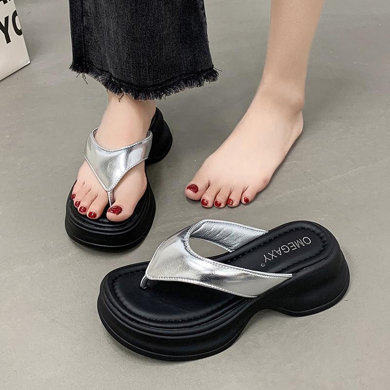 Flip-flops Summer Fashion Shoes for Women Small-sized Shoes Thick-soled Beach Flip-flops