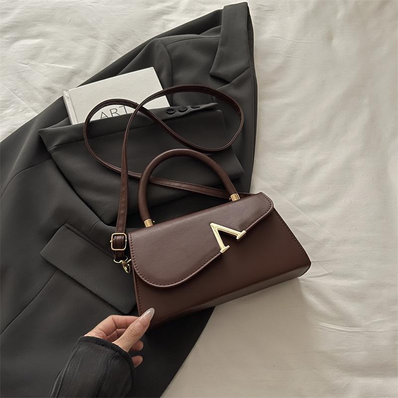 

New dinner party large capacity women s chain portable crossbody small square bag autumn and winter women