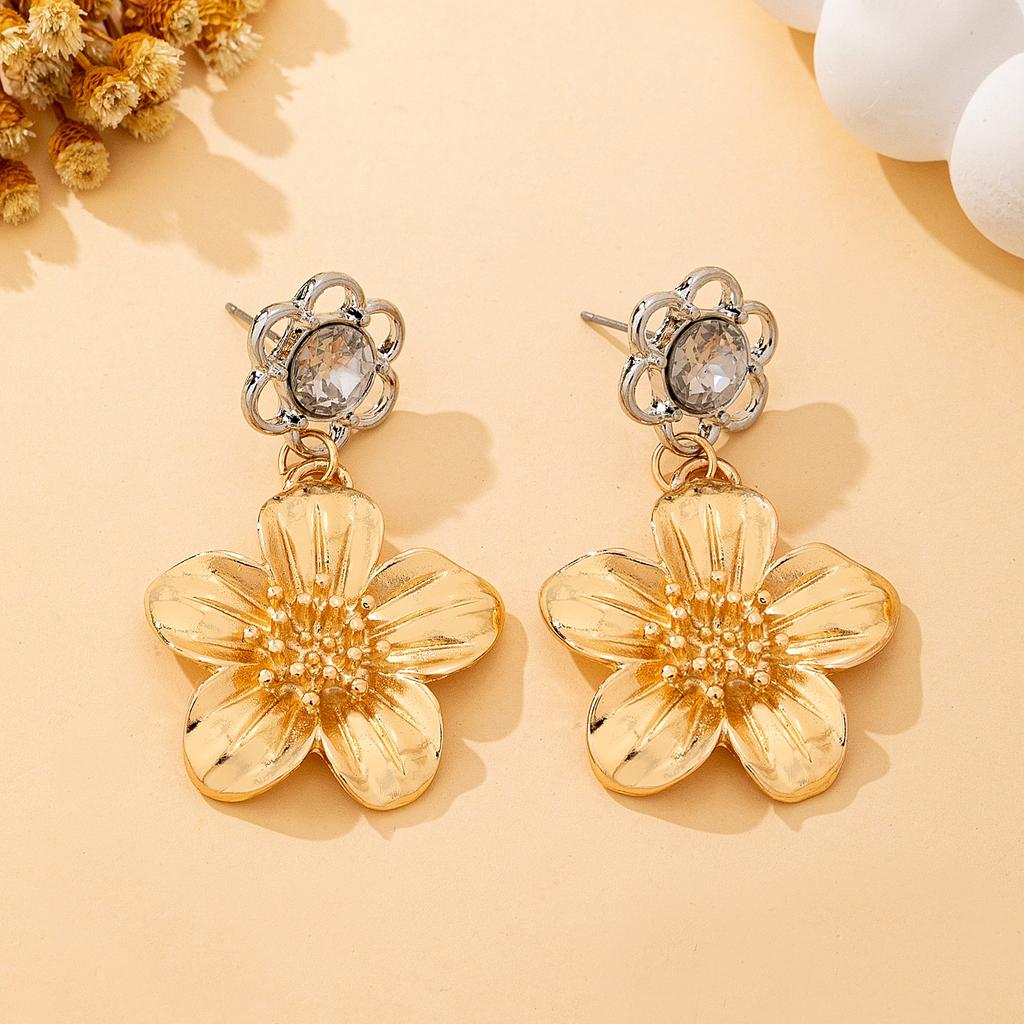 Women's Pendant Earrings Metal Flower Pendant Earrings Suitable for Daily Wear and Vacation Wear