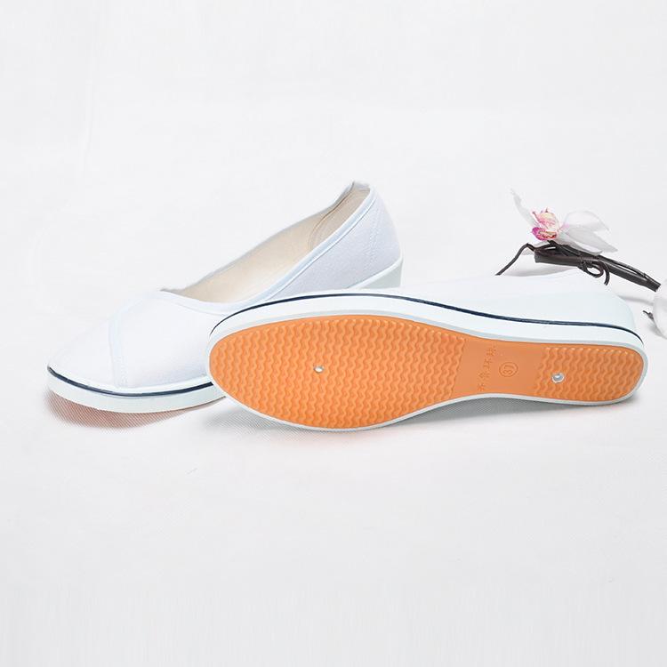 Comfortable Non-Slip White Nurse Shoes: Soft Sole, Low-Cut, Slip-On for Summer Work