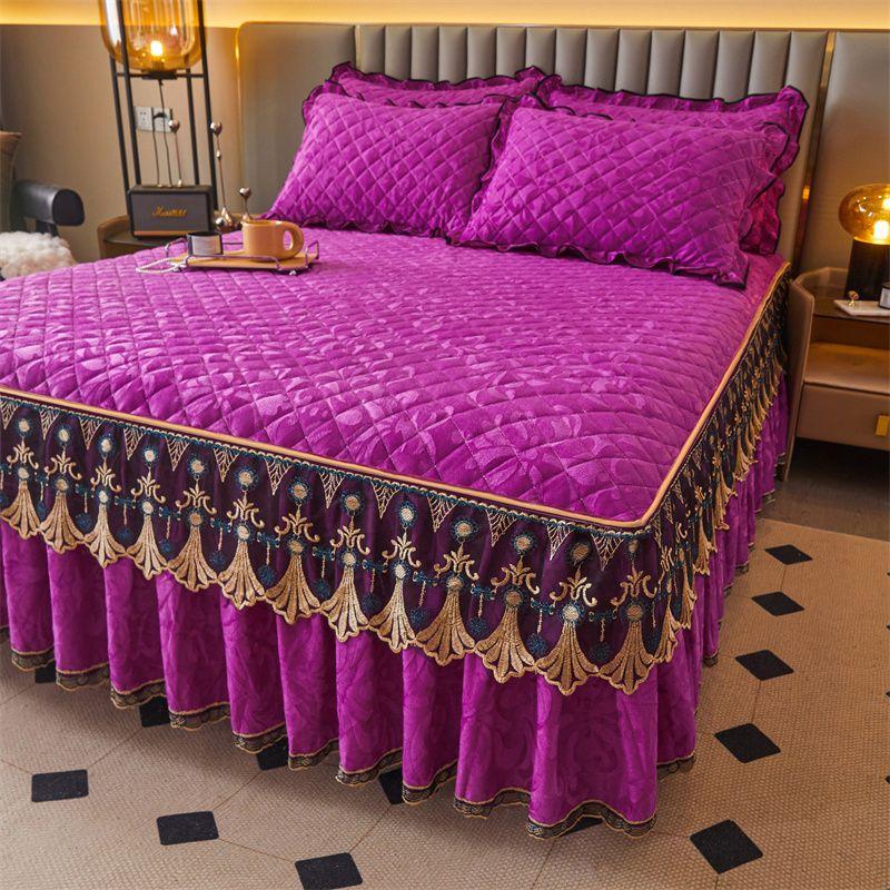 3pcs Solid Color Skin-friendly Sandwiched Diamond Grid Flower Quilted + Raised Lace Layer with Belt Bed Skirt Kit 1pc Bed Skirt + 2 Pillowcases