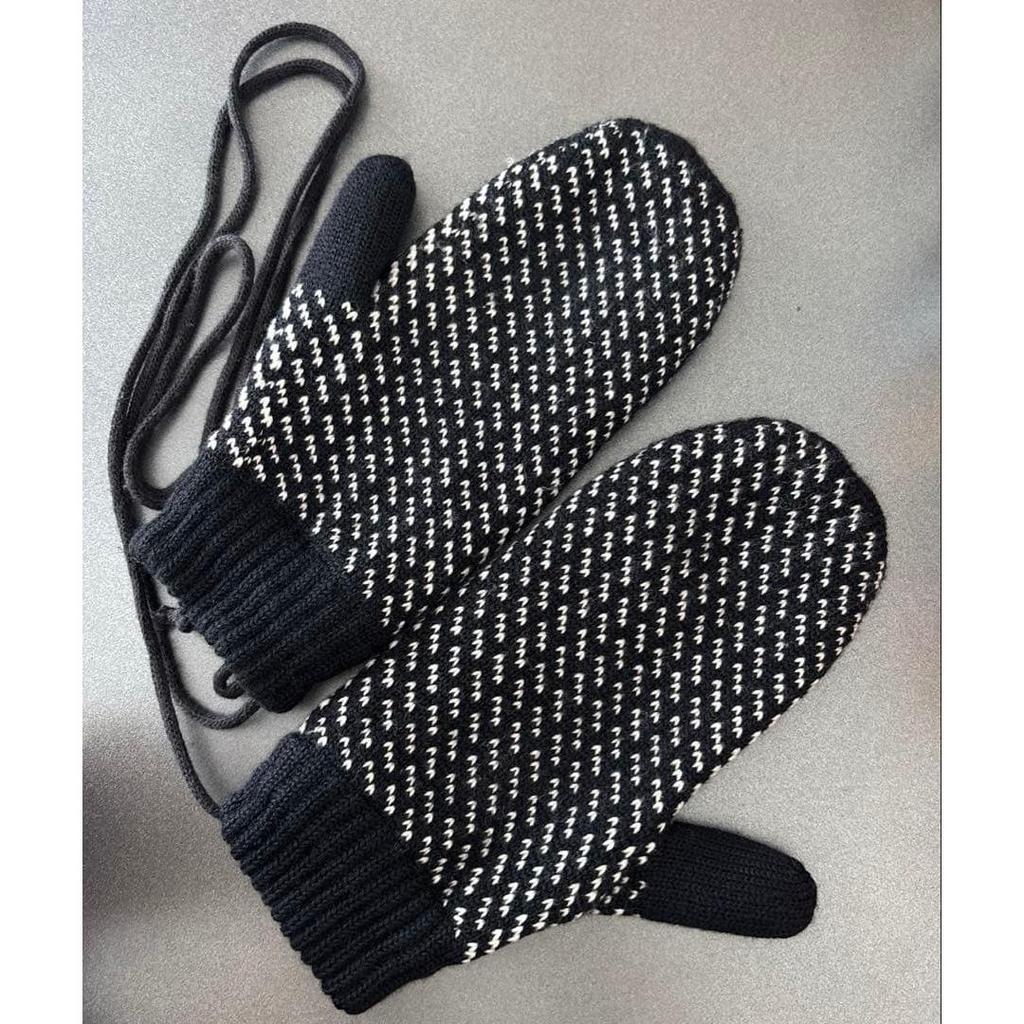 Used NOROLL Initial Birdseye Mittens Gloves
