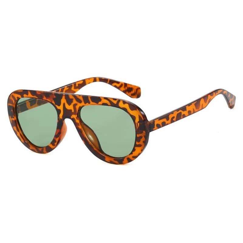 Trendy Leopard Print Glasses Y2K Retro Round Small Sunglasses Vintage Unisex Eyewear for Women Men Bold Fashion Accessories