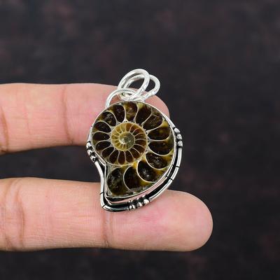Ciondolo Fossile di Ammonite Ciondolo Pietra Preziosa Gioielli Fatti a Mano Ciondolo alla Moda Ciondolo in Argento Sterling 925 Gioielli Fossili di Ammonite Regalo Per Donne