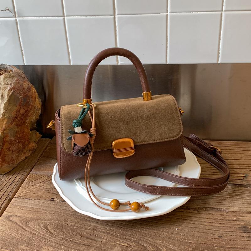 Premium light luxury niche bag women's 2025 new trendy autumn and winter go out hand bag shoulder crossbody small square bag