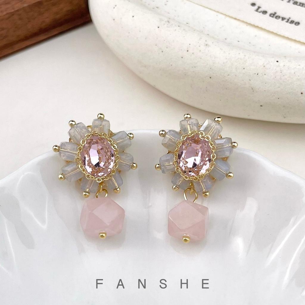 French Vintage Palace Style Crystal Lace Stud Earrings, Light Luxury and Exquisite Short Earrings, Versatile High-end Elegance Earrings