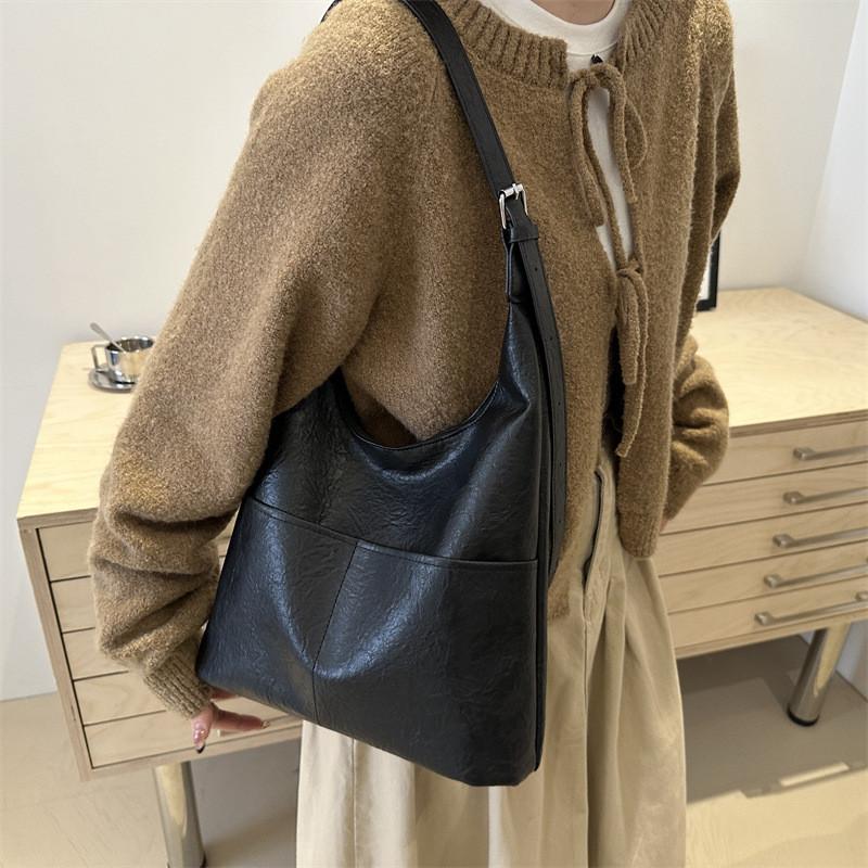 Pu Leather Shoulder Bag For Women With Large Capacity And Zipper Closure For Daily Use