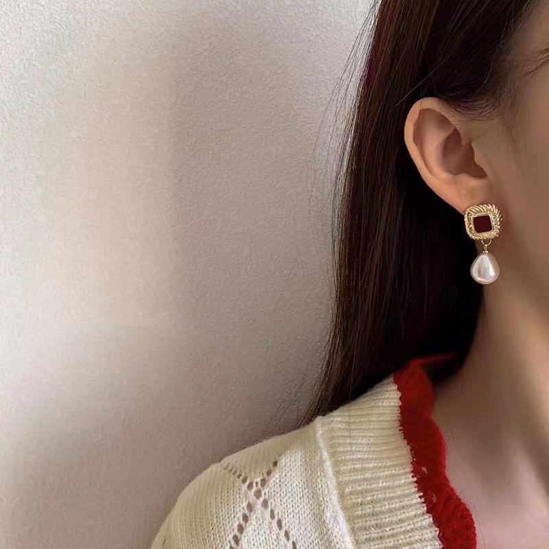 Sweet Red Square Waterdrop Imitation Pearl Pearl Earrings for Women Temperament Sweet Korean Design Jewelry