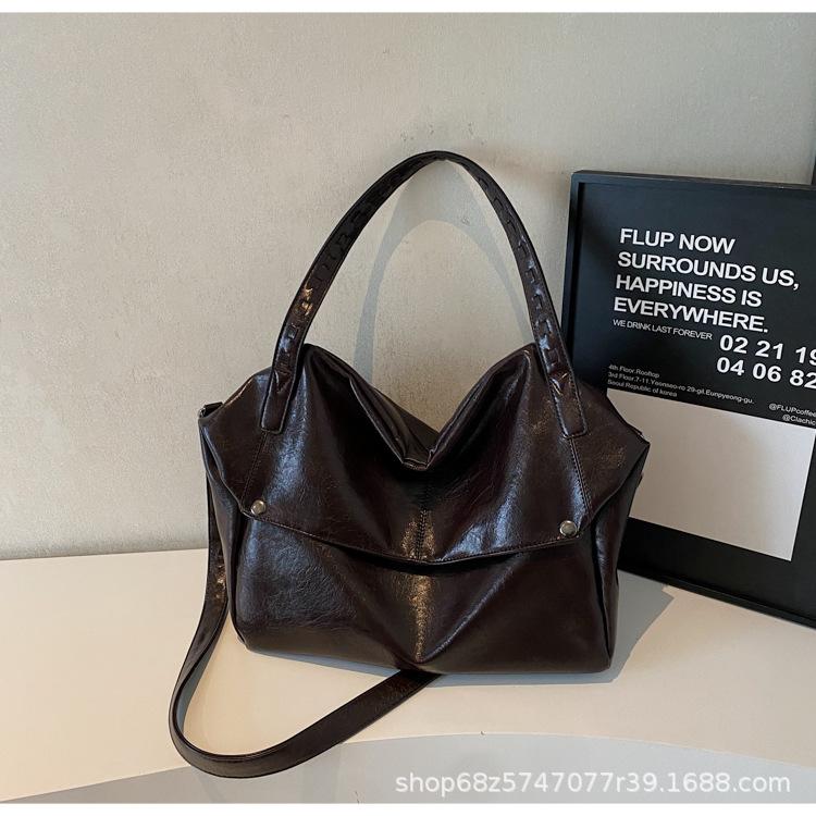 

Вместительная сумка-тоут Lazy wind женская 2025 новая для отдыха и путешествий, ретро, высококлассная, для通勤, на плечо, сумка-мессенджер темно-коричневого