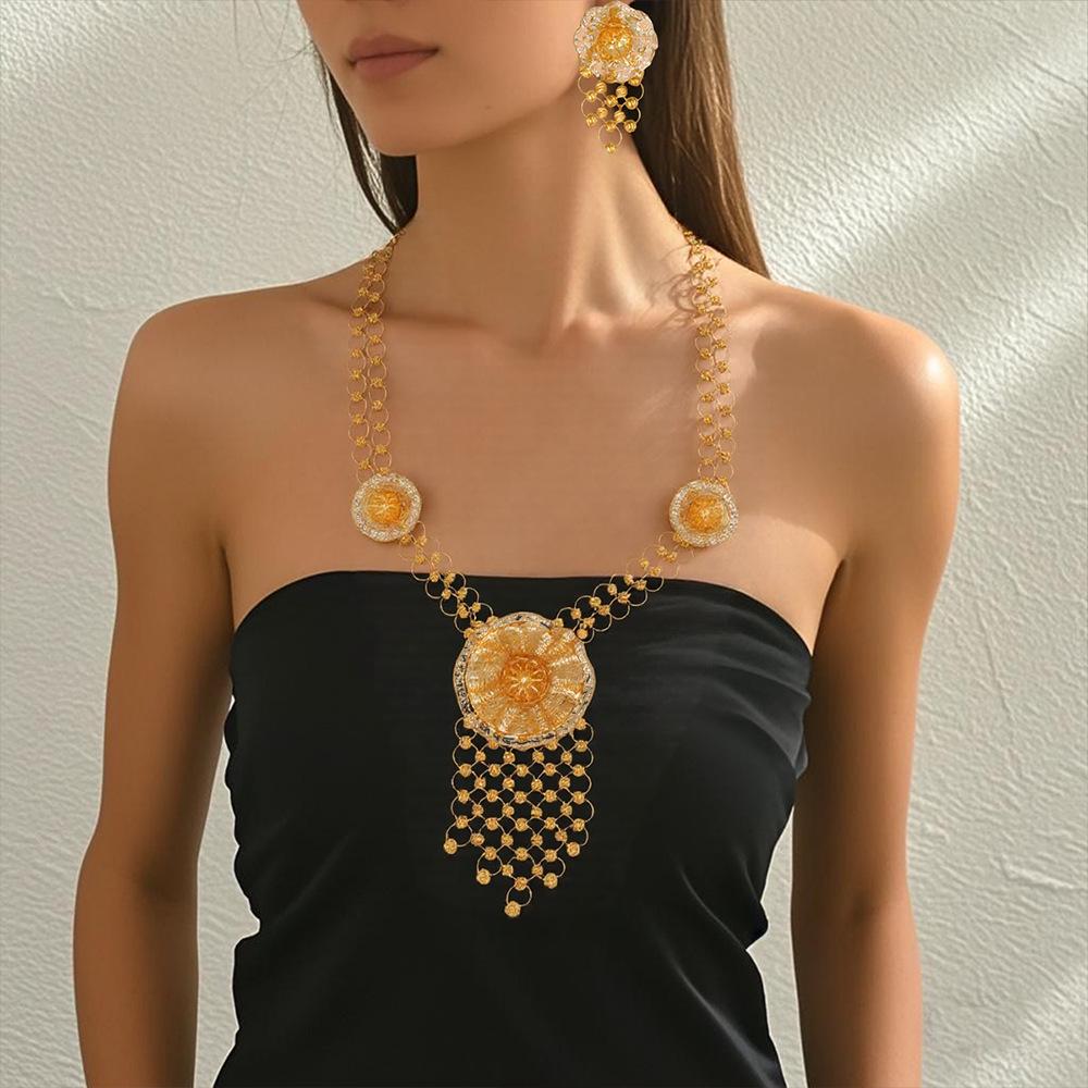 Gold-Plated Flower Tassel Jewelry Set for Women - Middle Eastern Retro Wedding Banquet Necklace and Earrings