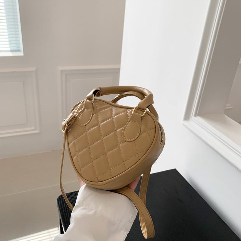 Trendy 2023 Heart-shaped Crossbody Bag Stylish Simple Pu Leather Purse For Women