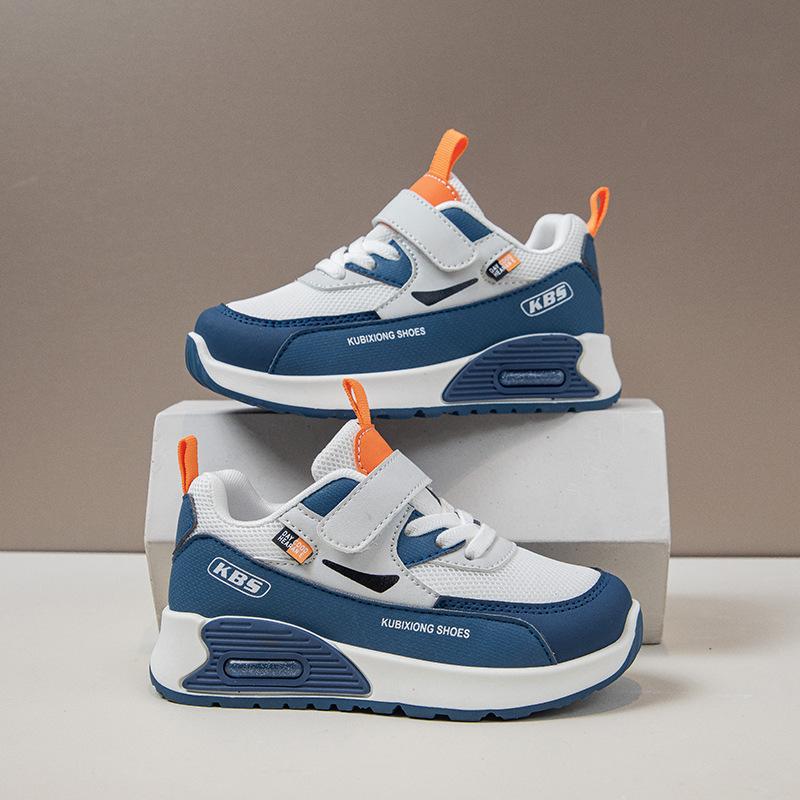 Children's sports shoes 2025 autumn new Korean version fashion soft sole non-slip medium and older children's versatile casual dad shoes