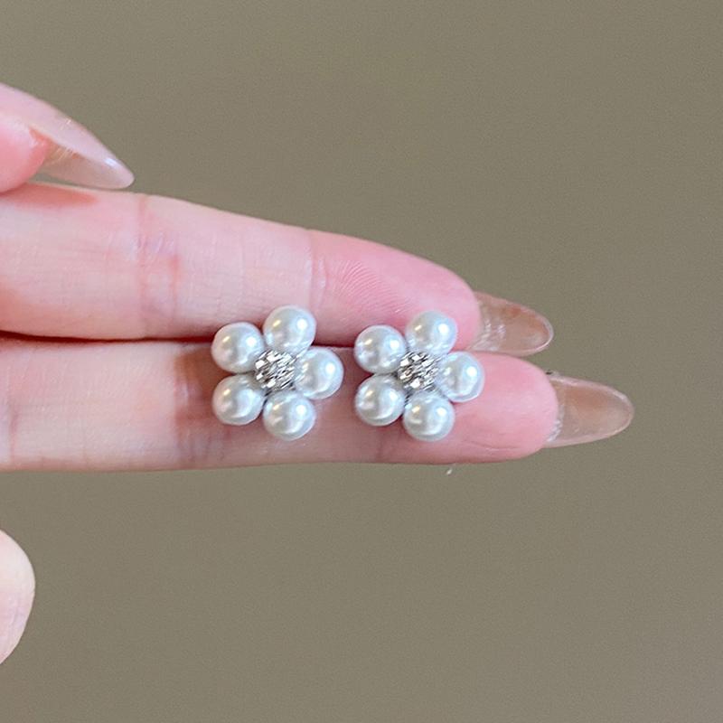 Flower Imitation Pearl Earrings Light Luxury High-End Design Earrings Sweet Elegant Delicate Earrings Women's New Party Jewelry