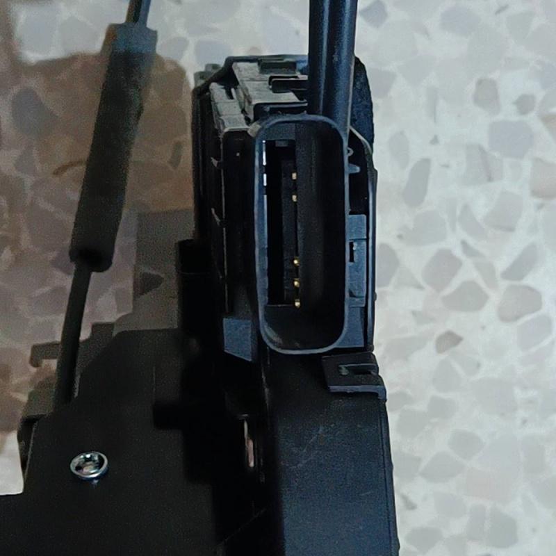 Türschlossaktuator vorne rechts für Hyundai Tucson 2016-2020 81320-D3010 81320-D3000