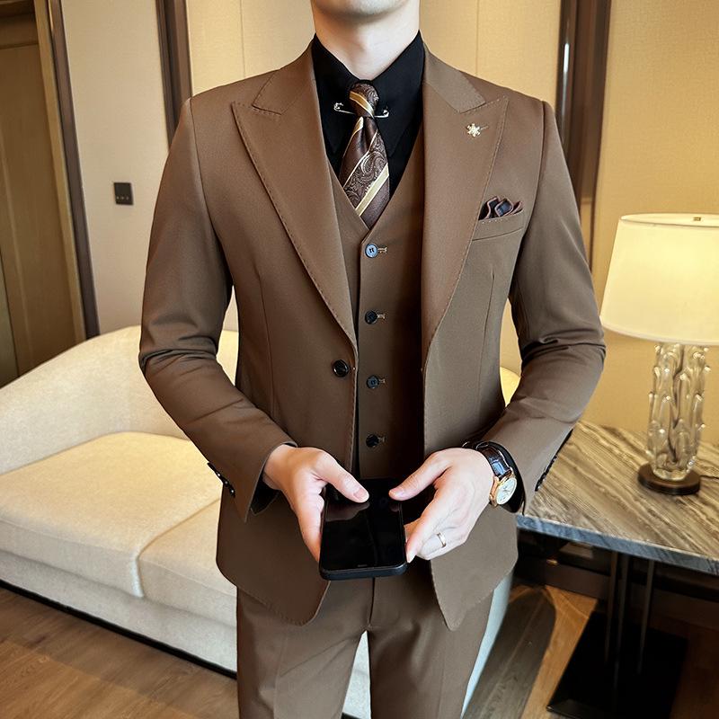 Men's Slim Fit Two-Button Peak Lapel Three-Piece Suit
