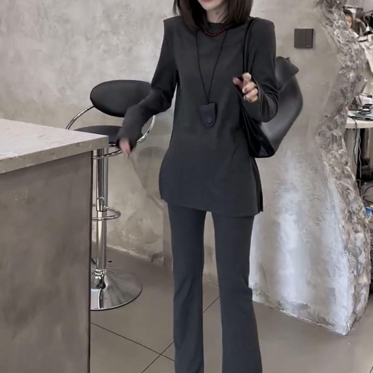 

Elegant Black Solid Color Women s Two-Piece Set: Long Sleeve Top & Flared Pants 2XL 265-287 lbs серый