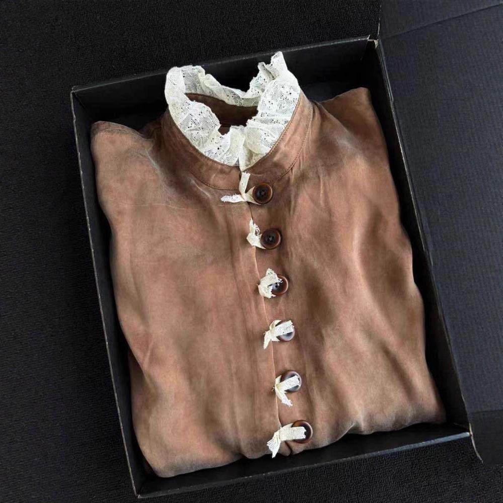 

Petite Coffee Lace Button-Up Top - Chic, Light Luxury for Women L