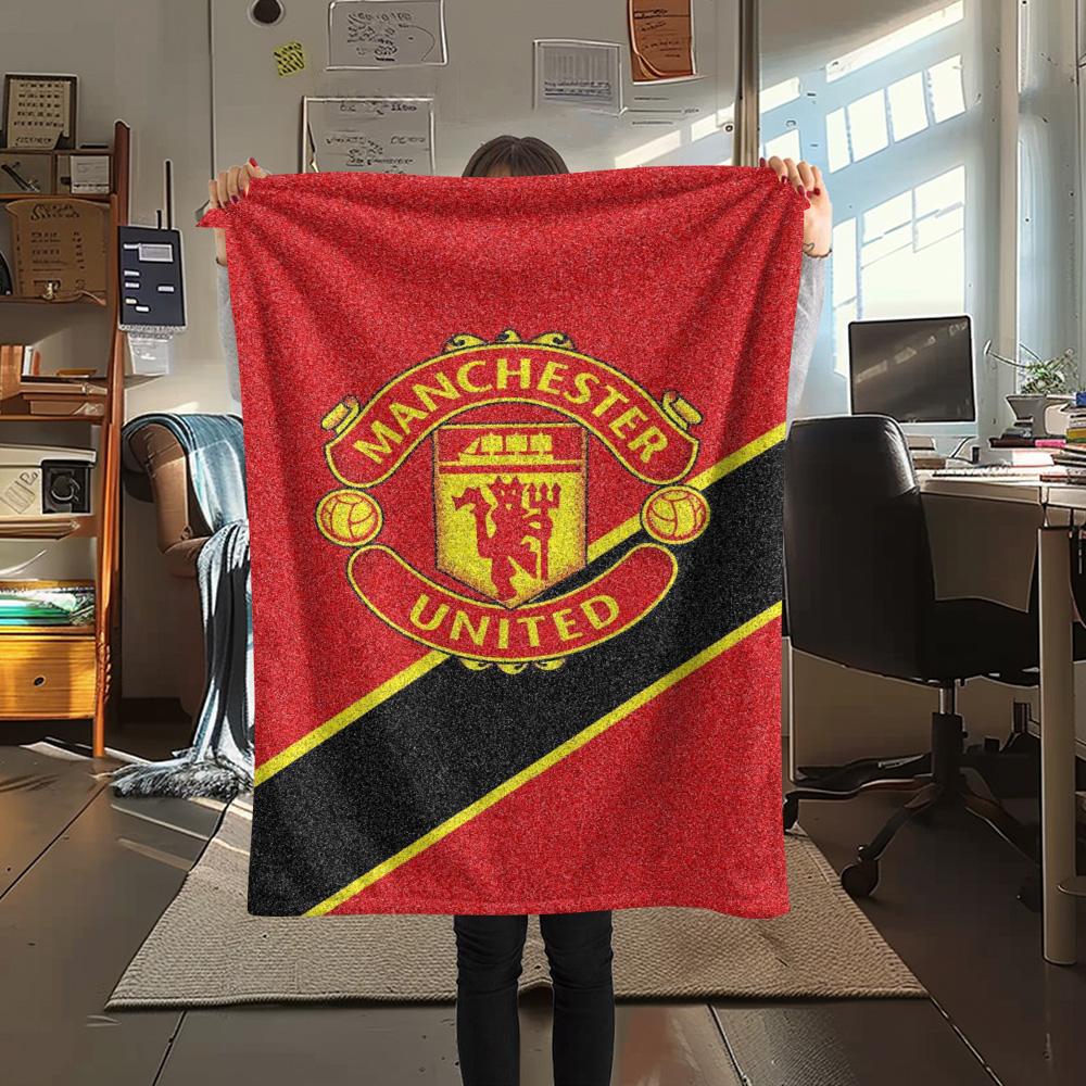 1 szt. Koc Flanelowy z Nadrukiem MANCHESTER UNITED Wysokiej Jakości Ciepły Komfortowy Pokrowiec na Wszystkie Pory Roku Idealny na Prezenty Wystrój Domu