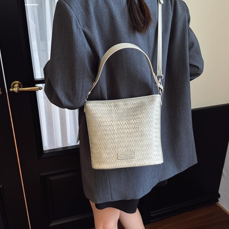Popular bags women's new woven underarm bucket bags versatile shoulder messenger bags