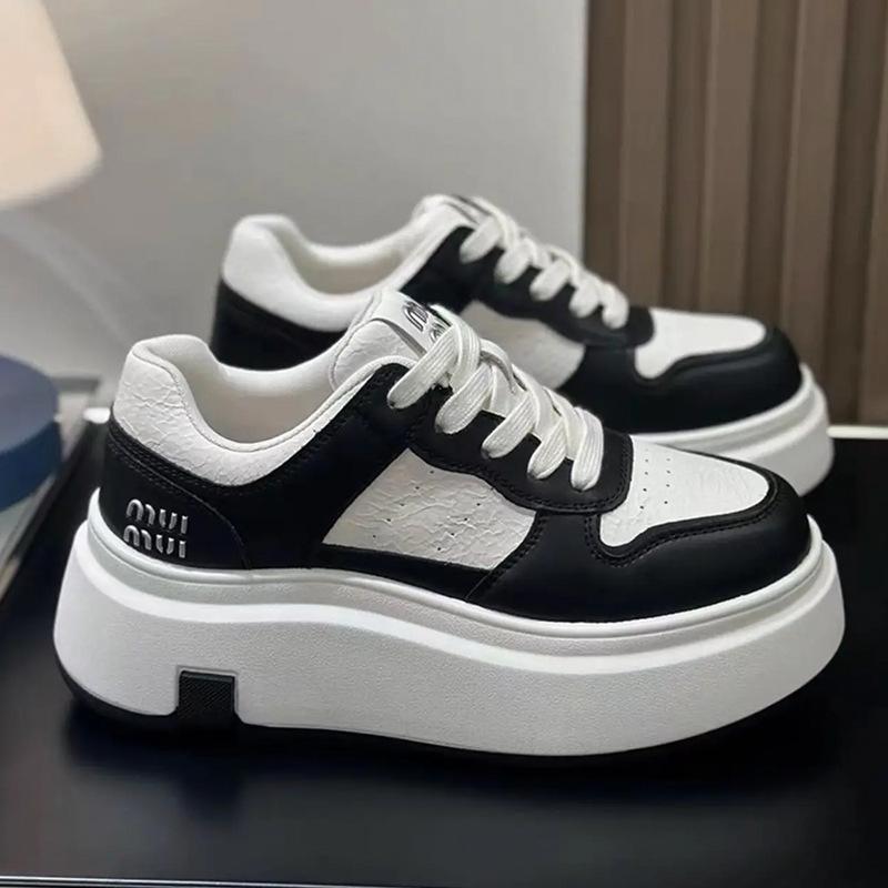 European version of thick-soled leather little white shoes women's 2025 autumn new heightening board shoes, lightweight and versatile sports and leis