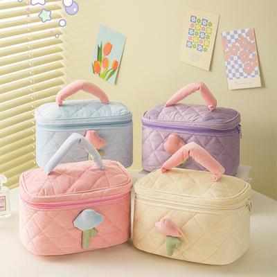 כלים ואביזרים – תיקי איפור