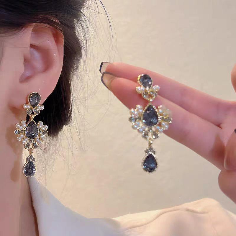 S925 Silver Teardrop Pearl Zircon Stud Earrings: Elegant Women's Fashion