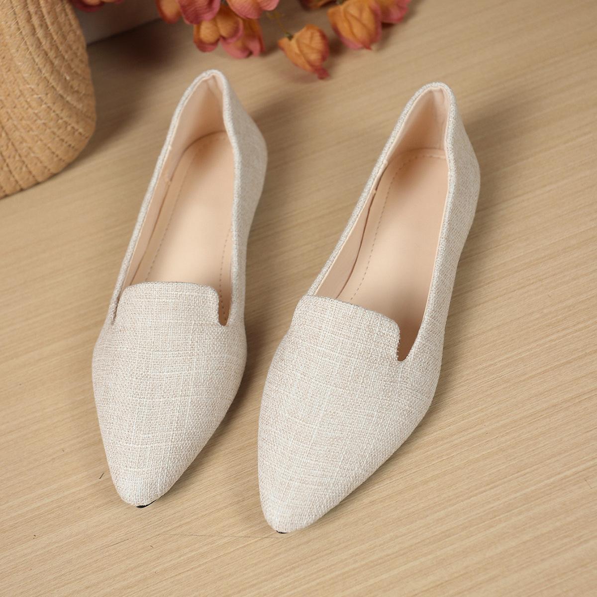 

2025 осень новый внешнеторговый большой размер один педаль острый нос плоская подошва повседневные универсальные леопардовый принт легкие одинарные туфли женские 43