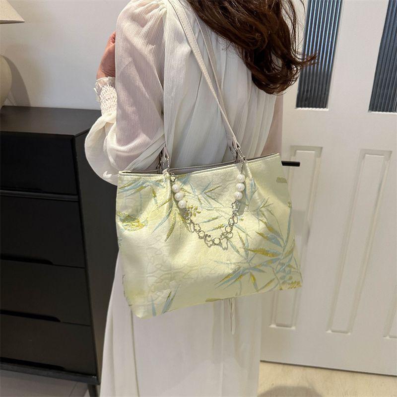 Large Capacity Bag Women's Fashionable Embroidered Canvas Shoulder Bag Casual Versatile Commuting Tote Bag