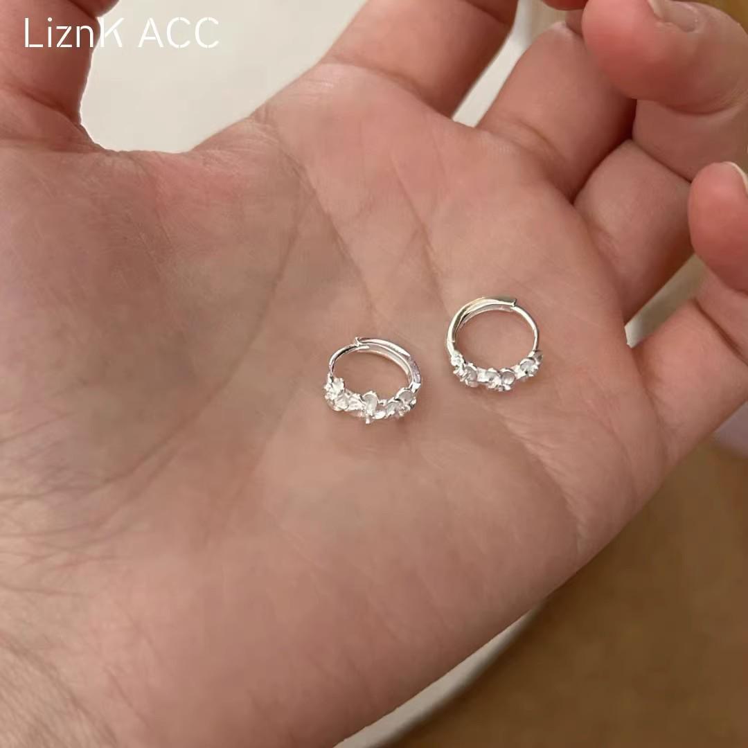 

Новые серьги с тремя цветками 2024 года: Уникальный, роскошный, милый, универсальный дизайн для женщин A1915 серебряный