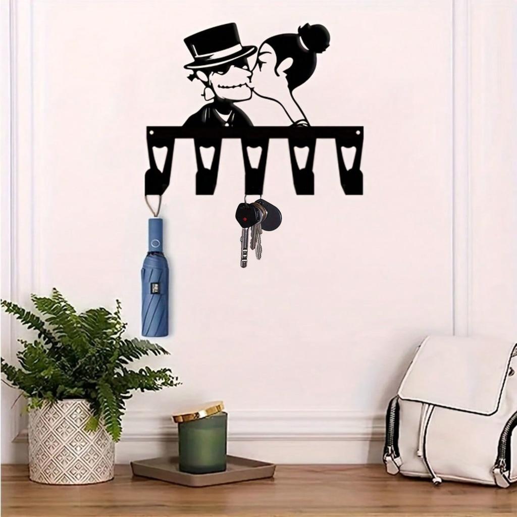 Gothic Skull Key Holder Heavy Iron Wall Rack 5 Hooks Medieval Vintage Design for Hallway Bedroom