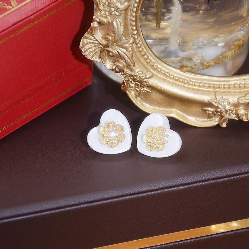Temperament Graceful Flower Heart Metallic Stud Earrings Latest Korean Style Brincos Jewelry Black WhiteElegant Stud