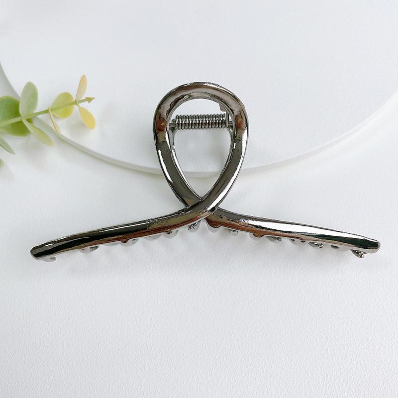 Elegant Chic And Hair Claw Clip For Women Featuring Geometric Line Design