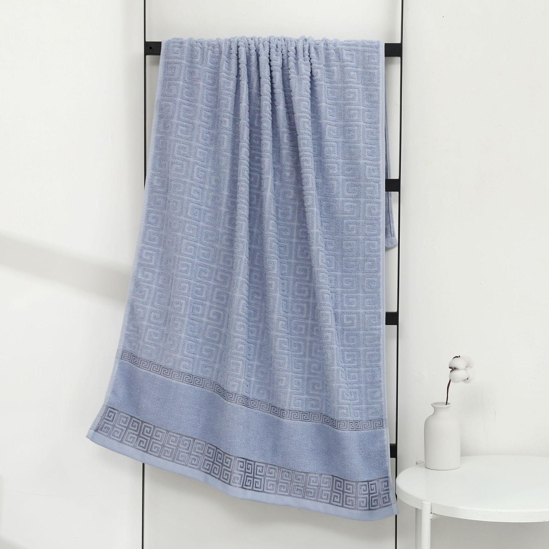 

Хлопковое геометрическое жаккардовое полотенце, банное полотенце, абсорбирующее и быстросохнущее полотенце для душа, супермягкое и приятное для кожи полотенце для купания 140*70cm полуночно-синий