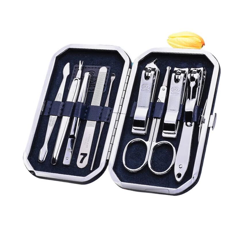 THREE SEVEN (777) 9-Piece Manicure Set