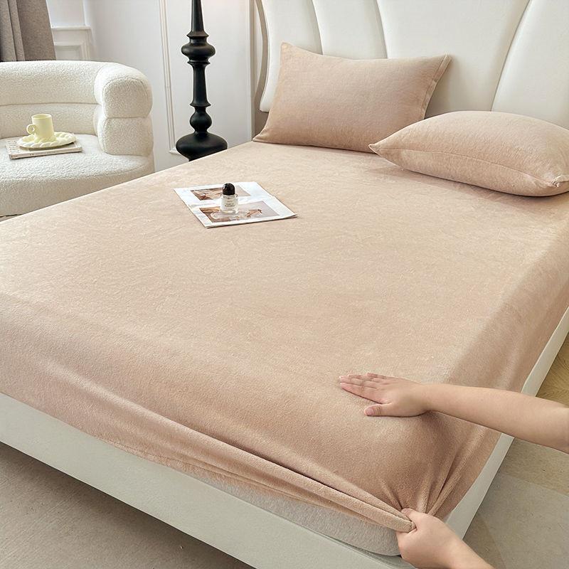 Super Soft Fleece Fitted Sheet - Queen Size - Extra Plush Polar Fleece, No-Pilling - Deep Pocket - All Season Cozy Warmth