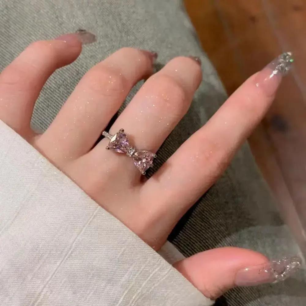 Conjunto de 2 Peças Moda Laço Conjunto de Anéis Colares Pingente Laço de Cristal Colares Ajustáveis Anéis de Laço Joias Brilhantes Rosa de Fada