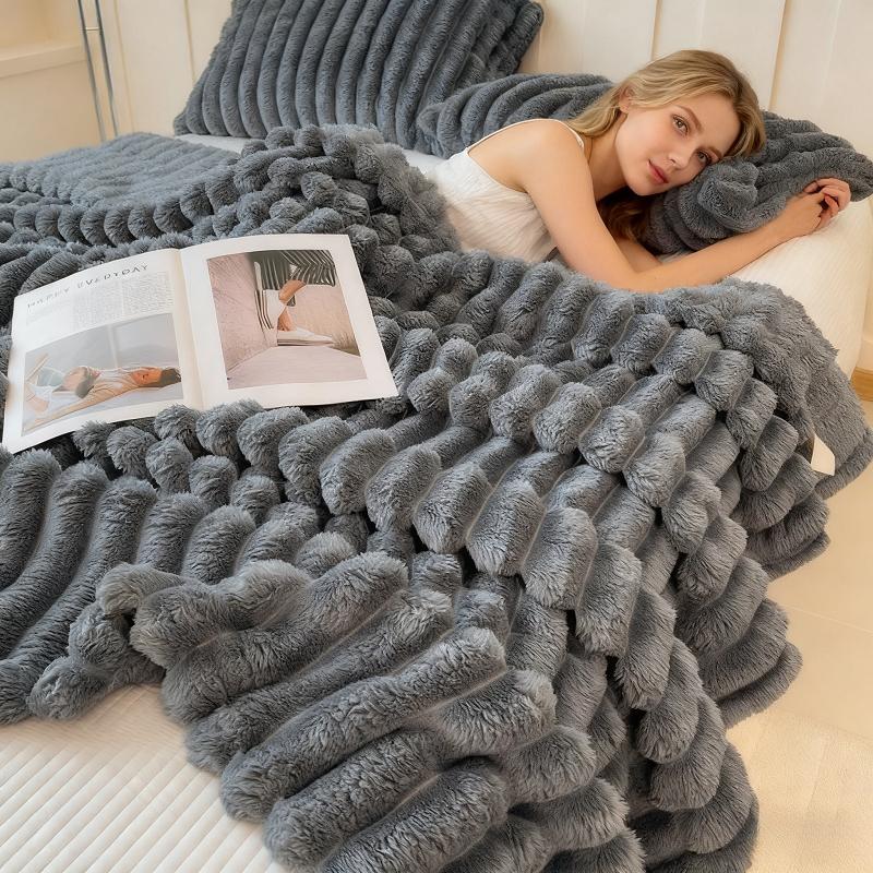 Super Soft Fleece Blanket, Extra Thick Flannel & Coral Fleece Throw for Winter, Warm Cozy Couch & Nap Blanket for All Season Use