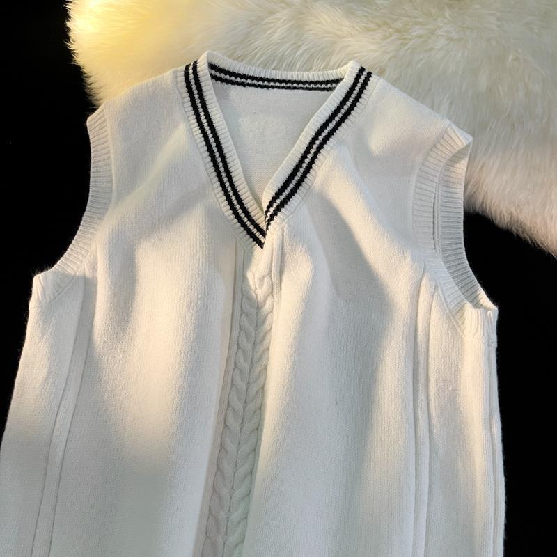 2024 Spring Hong Kong Trendy Men's Knitted Sweater Vest - College Style Wool Waistcoat