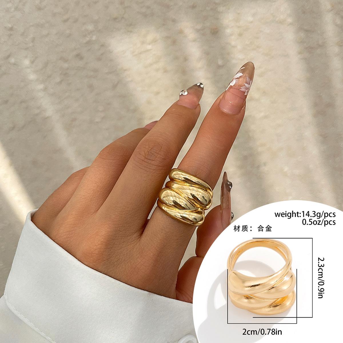 

Персонализированный панк нерегулярный плиссированный лист рука, преувеличенный сплав пружинная пряжка открывающийся браслет