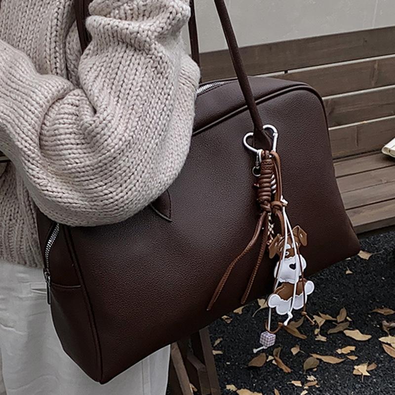 Retro and Fashionable Commuter Underarm Women's Bag, Elegant and Individual, Large-capacity Hand-held Tote Bag